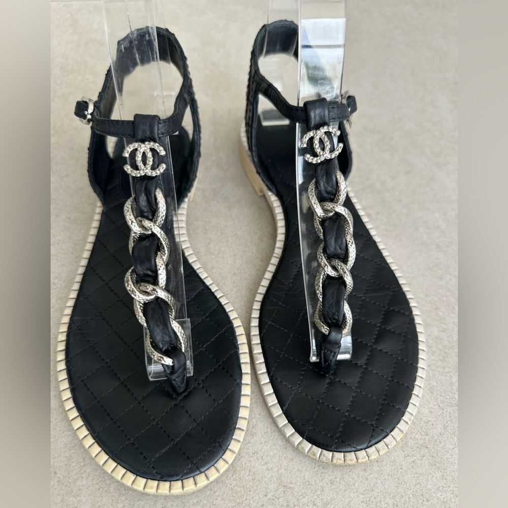 Chanel CC Logo Chainlink Quilted Black Leather Flat Ankle T- Strap Sandals Sz 37 - Picture 10 of 11